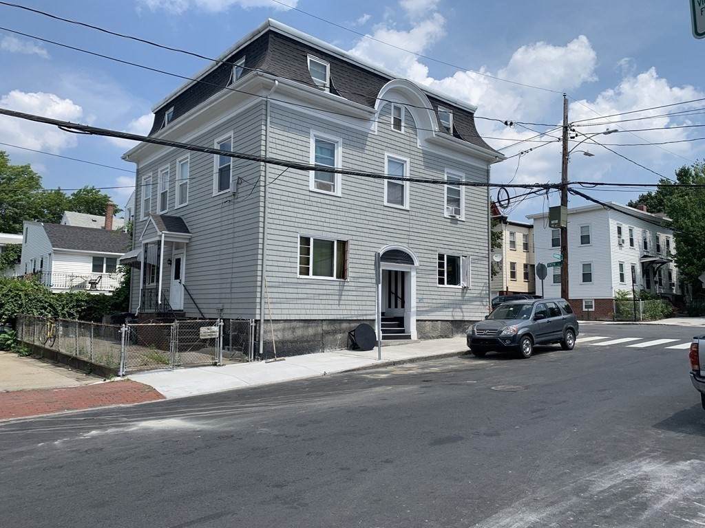 121 Thorndike St - Photo 1