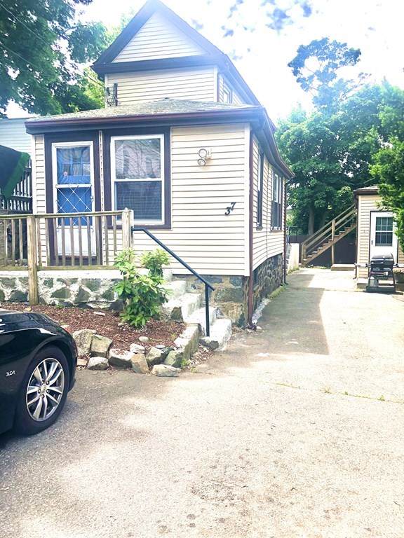 37 Crescent - Photo 1