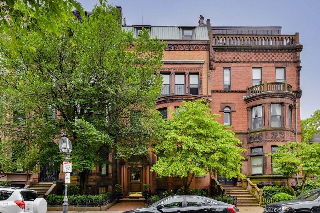 280 Commonwealth Ave - Photo 1