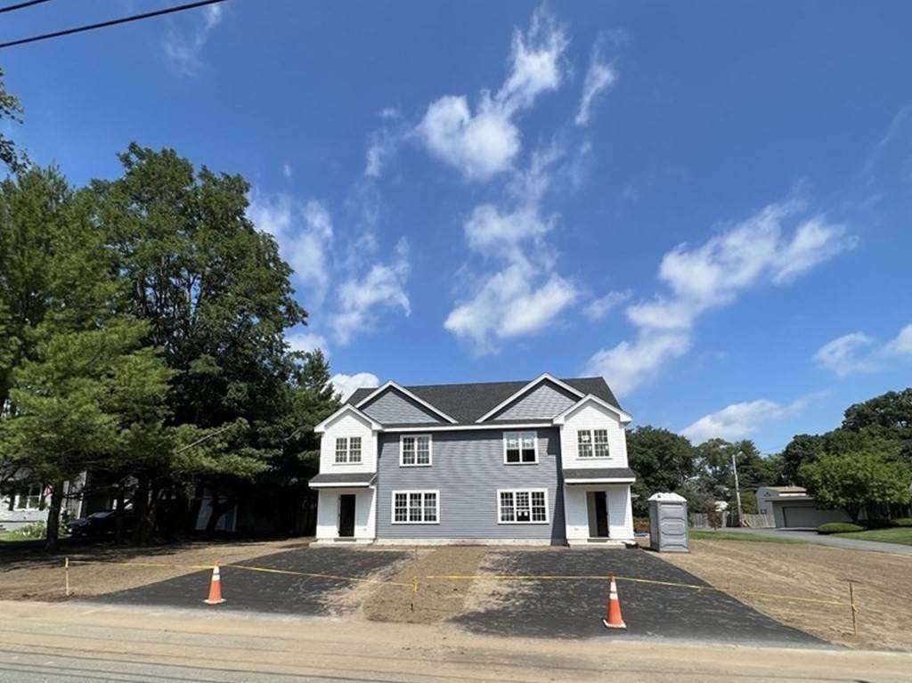 10 Elmhurst - Photo 1
