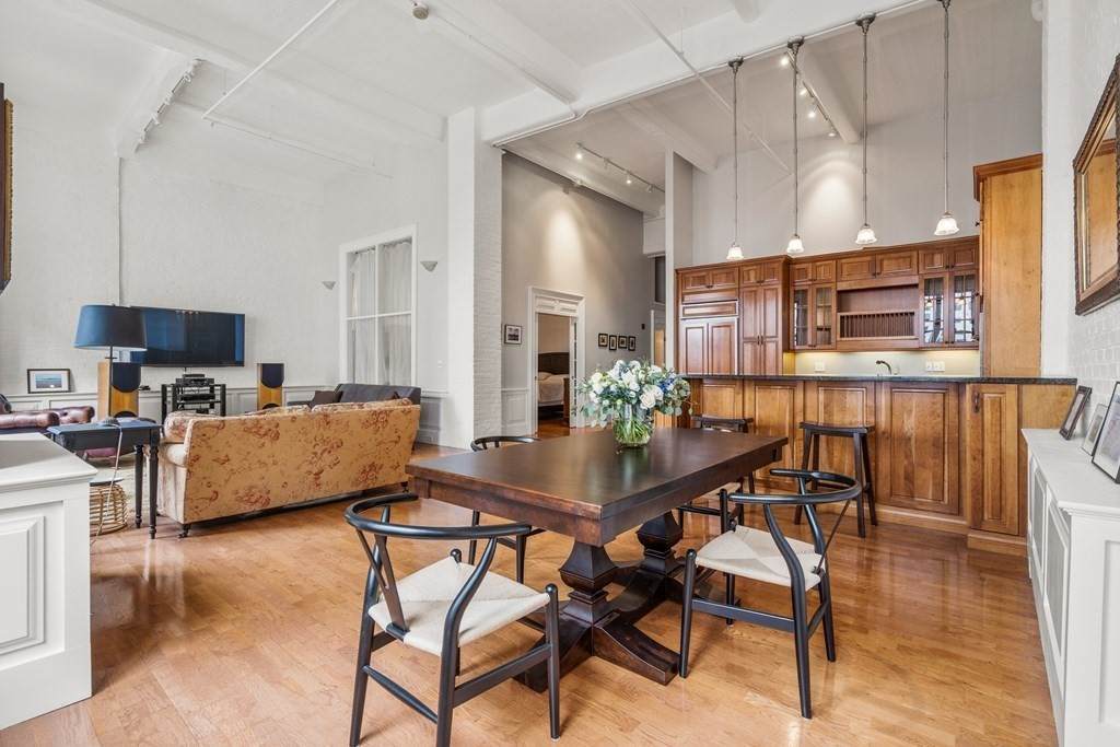 42 Chauncy Street - Photo 1