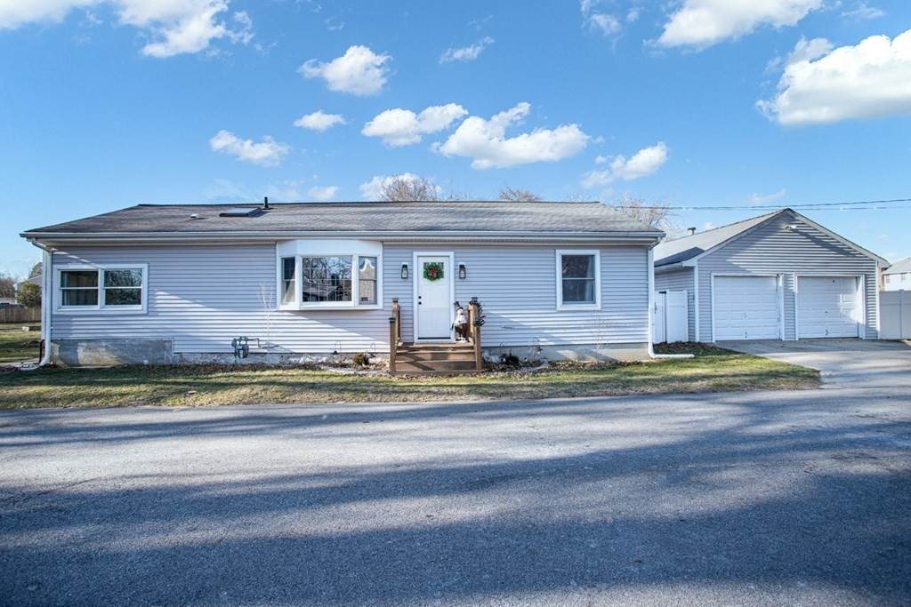 35 Glenwood Ave - Photo 1