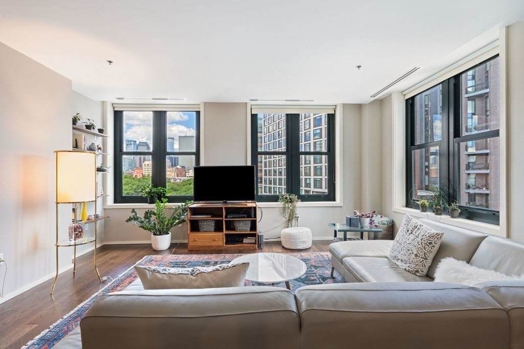 9 West Broadway - Photo 1