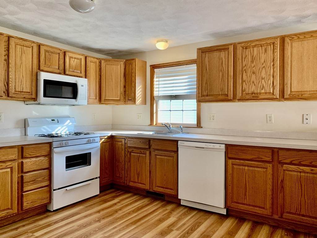 9 Russell St - Photo 1