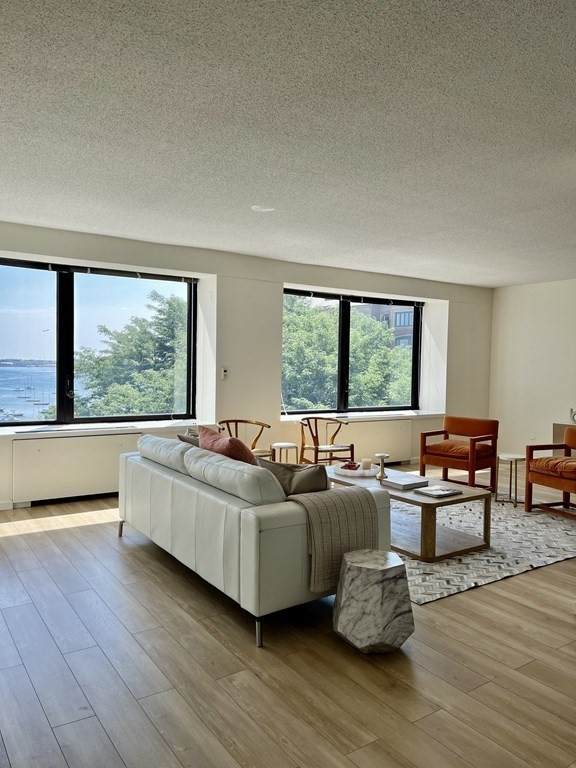 65 East India Row - Photo 1