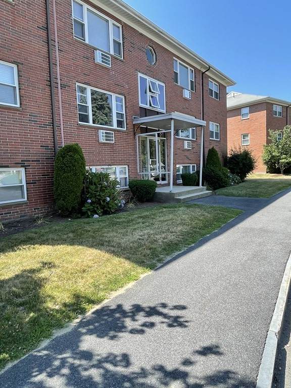 31 Warren Street - Photo 1