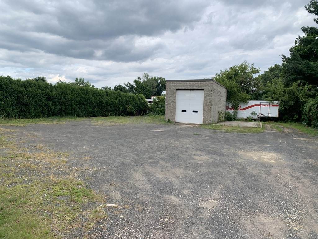 112 Ashley Ave - Photo 1
