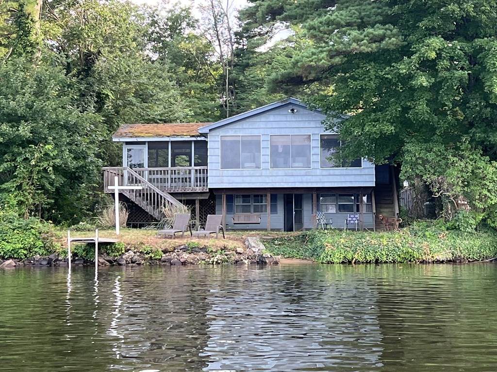 25 Lee Ave - Photo 1