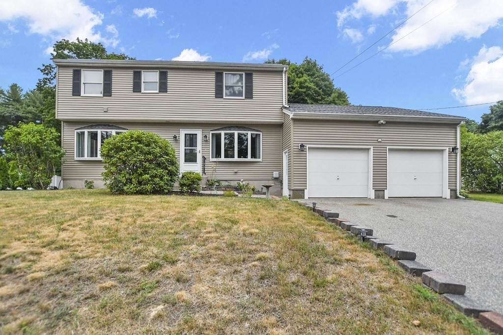14 Manhattan Drive - Photo 1
