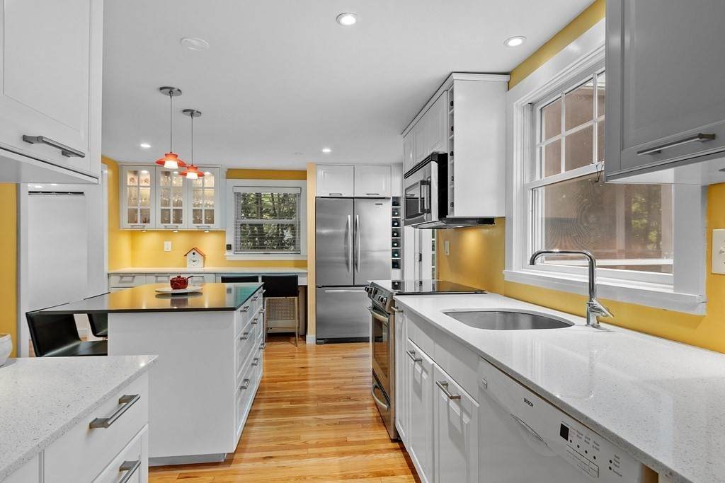 18 Mohawk Dr - Photo 1