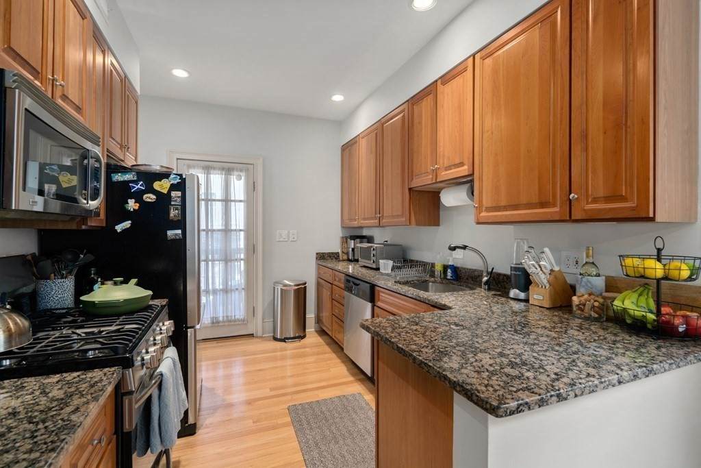 256 Athens St - Photo 1