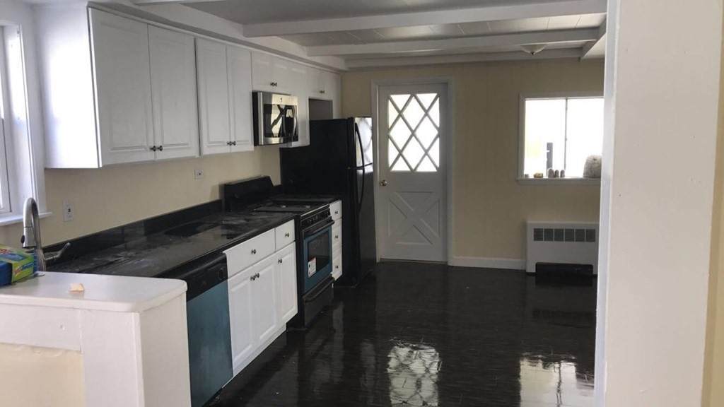 16 Montgomery - Photo 1