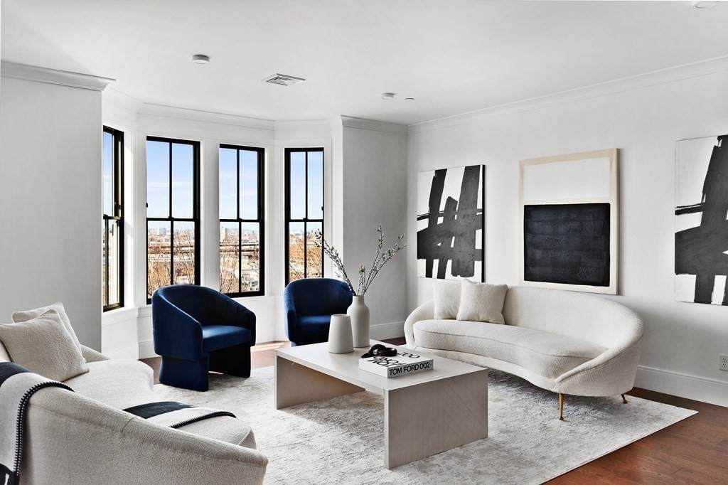 324 Bunker Hill Street - Photo 1