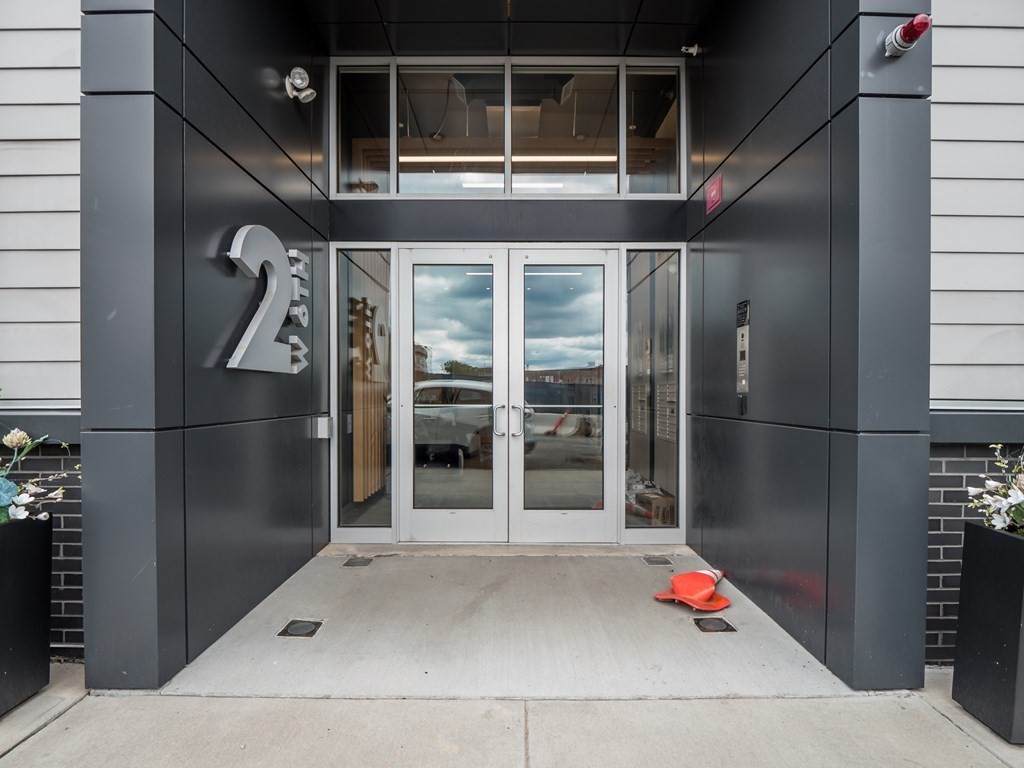 2 West 6th Street - Photo 1