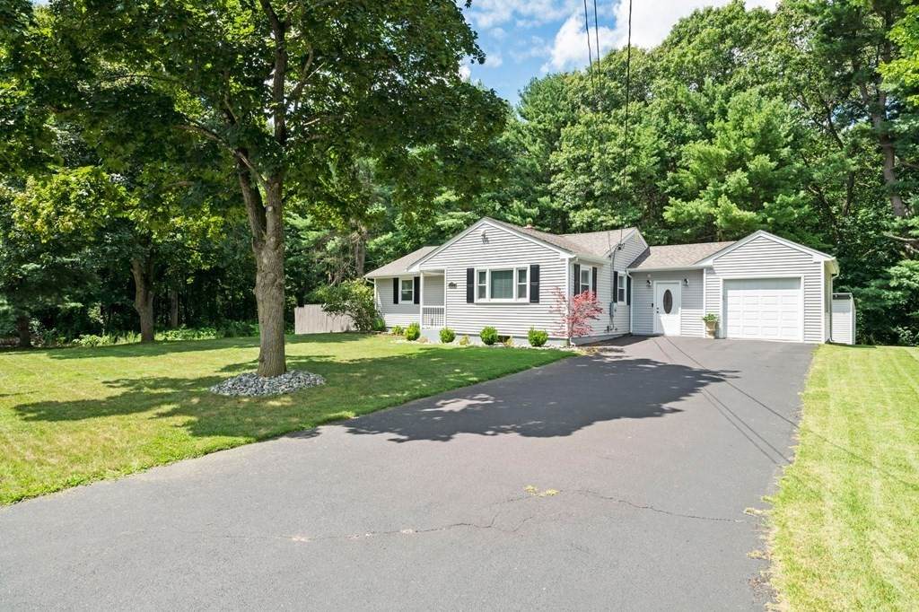 120 Ravenwood St - Photo 1