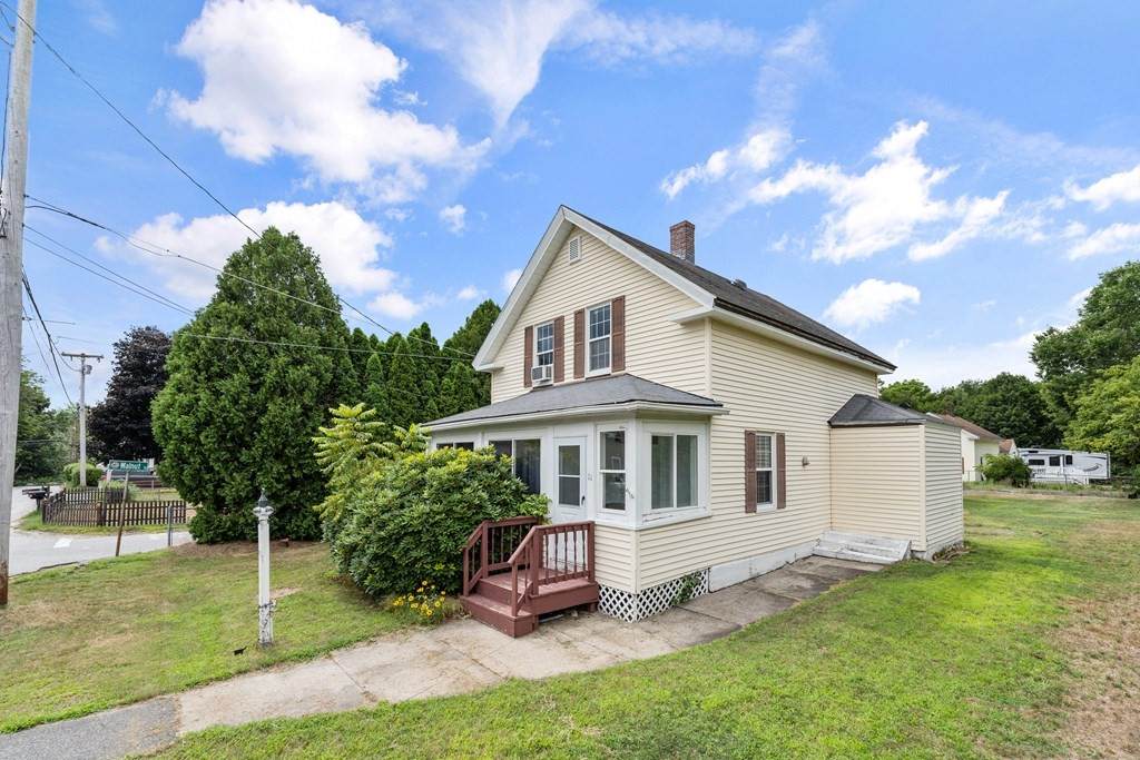 11 Burns Ave - Photo 1