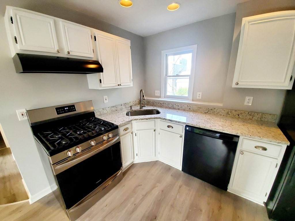 224 W Sixth St - Photo 1