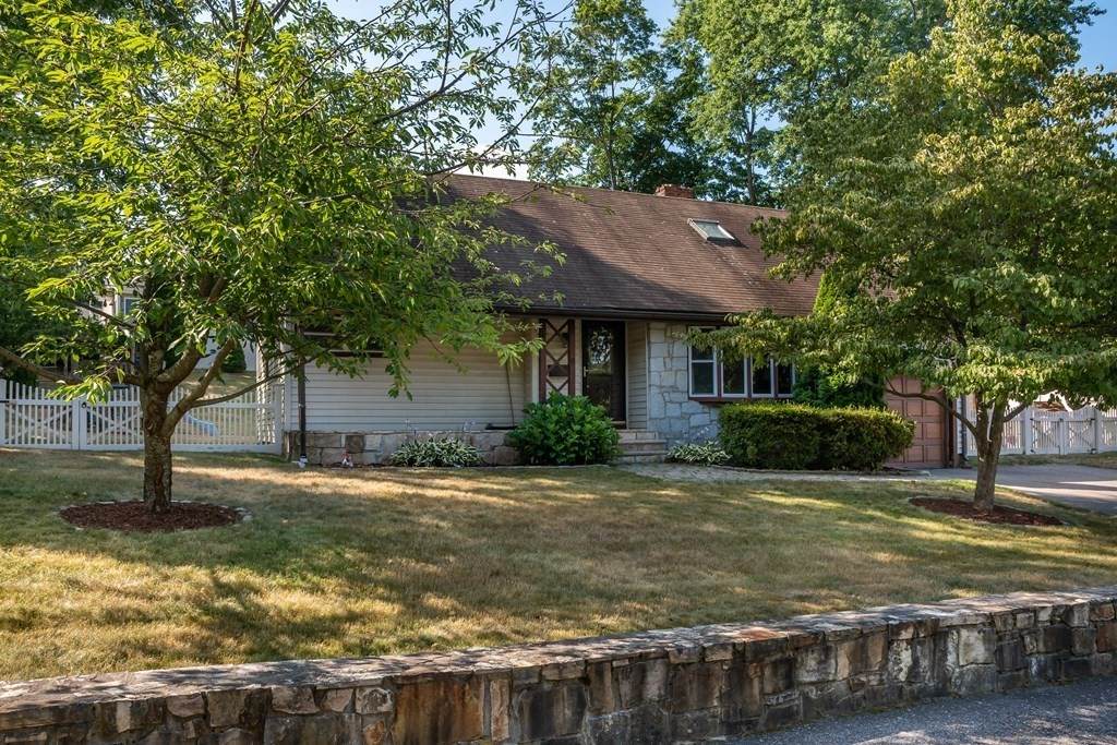9 University Dr - Photo 1