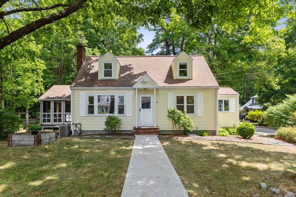 28 Bradford Ave - Photo 1