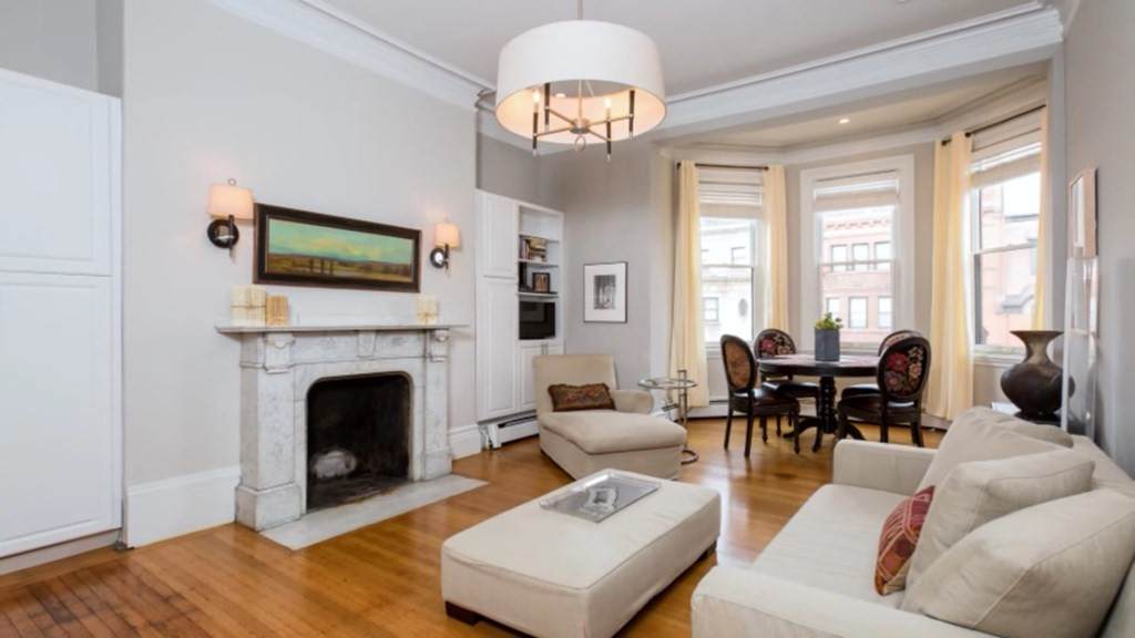 365 Beacon St - Photo 1