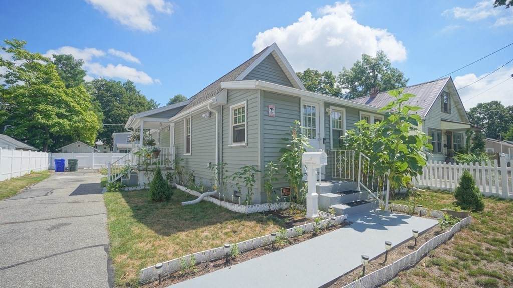 31 Middle St - Photo 1