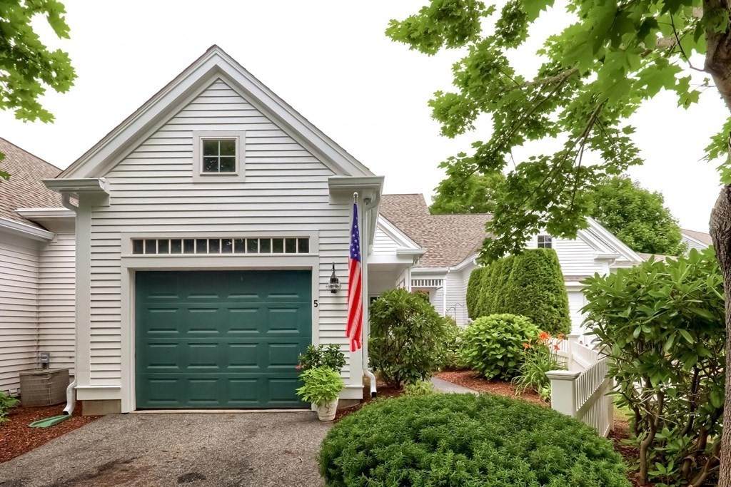5 Holly Hill Ct - Photo 1