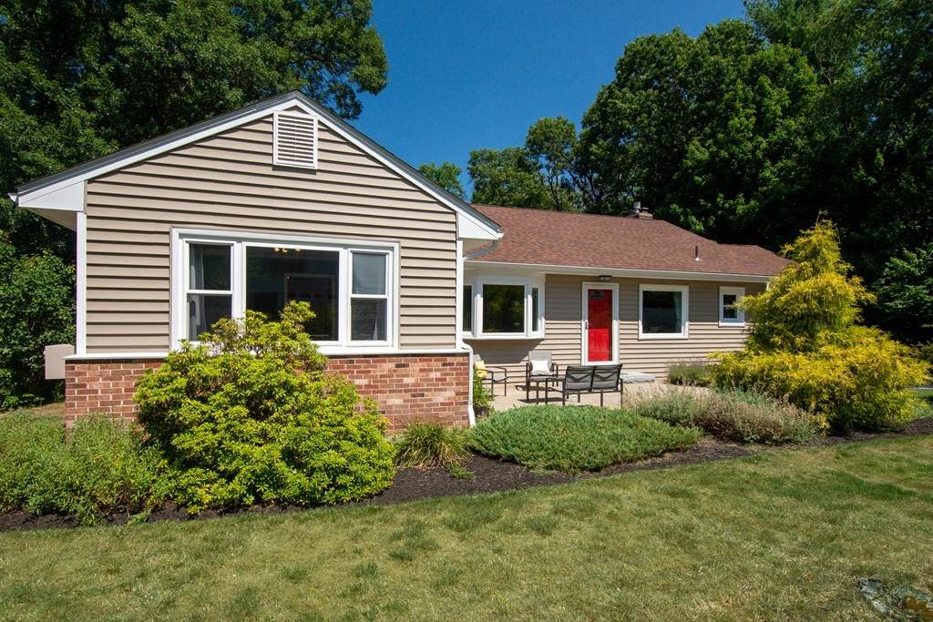 6 Hillside Ln - Photo 1