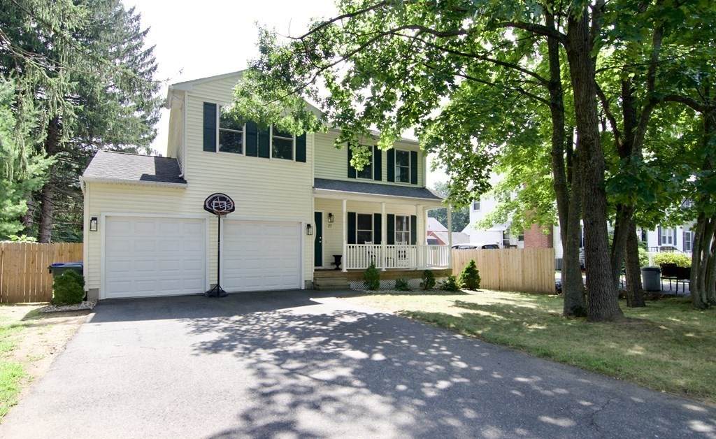 27 Inglewood Ave - Photo 1