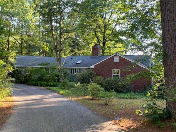 129 Heatherstone Road - Photo 1