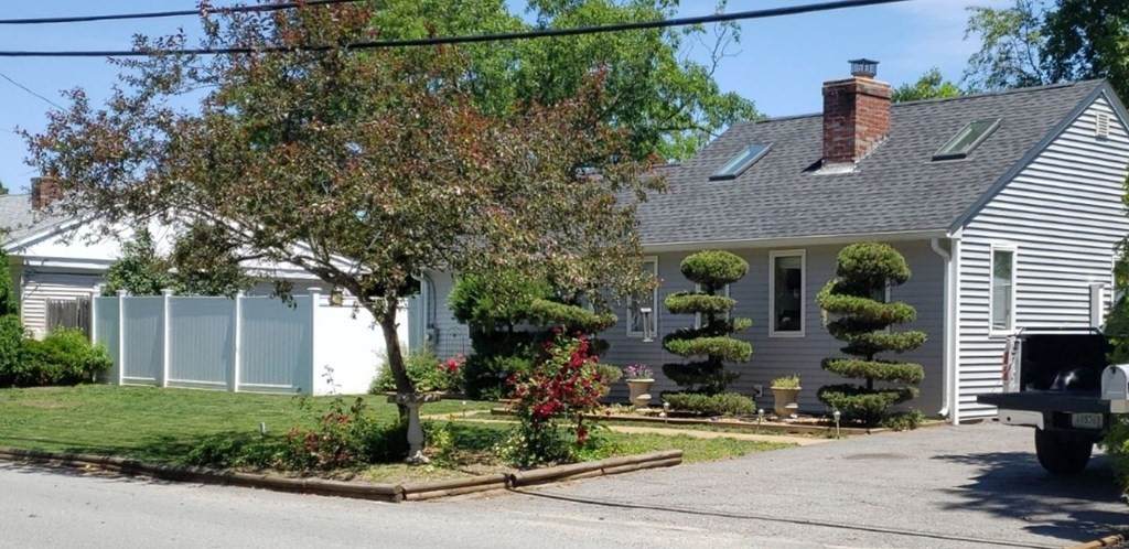 76 Wyoming Ave - Photo 1