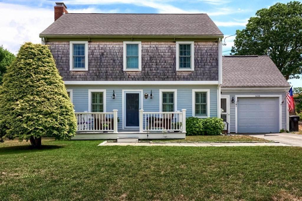 635 Elm Street - Photo 1
