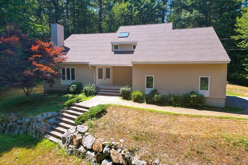 9 King Edward Ct - Photo 1