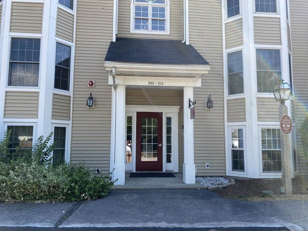 206 Carriage Ln - Photo 1