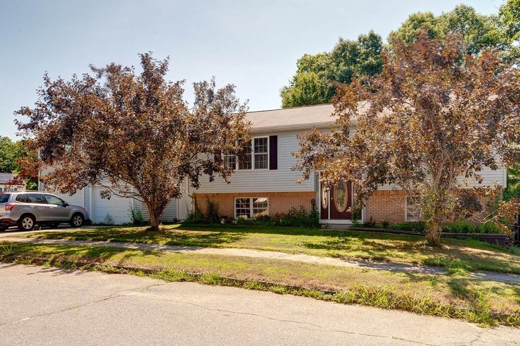 8 Monticello Dr W - Photo 1