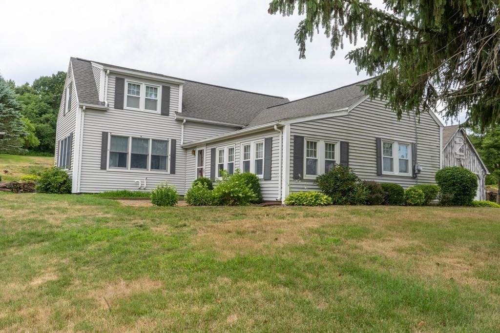 1059 Homestead Ave - Photo 1