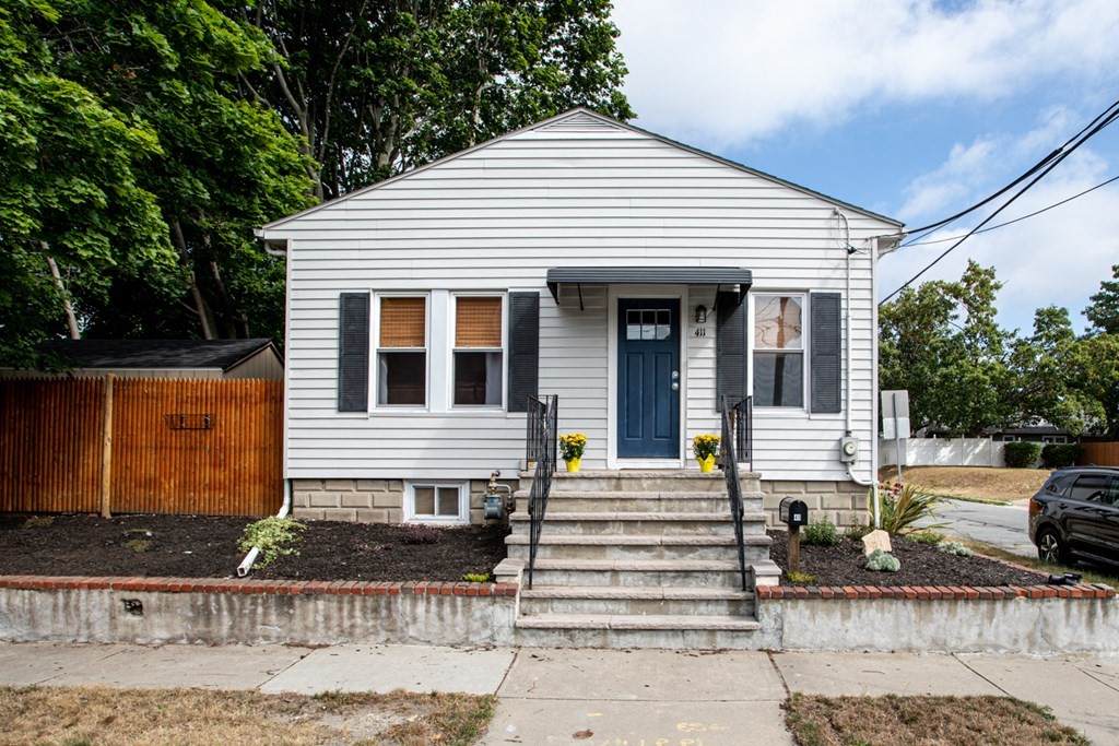 411 North Street - Photo 1