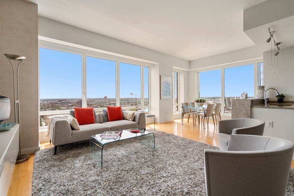 400 Stuart St - Photo 1