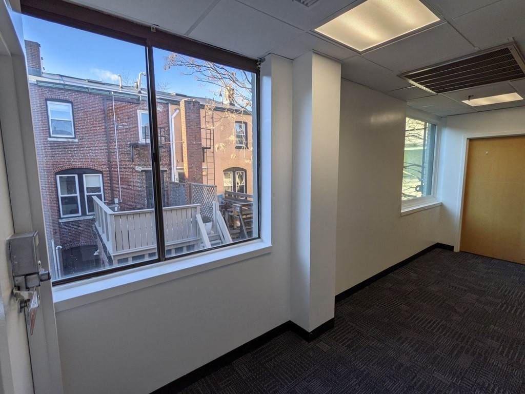 552 Massachusetts Ave - Photo 1