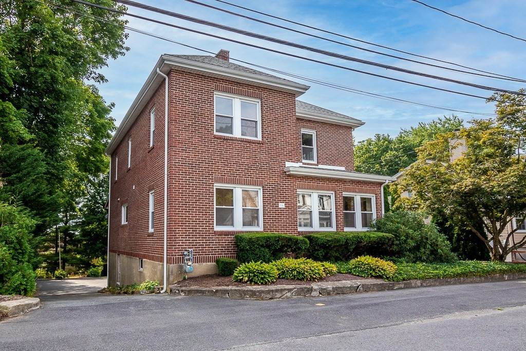 16 Lindale Ave - Photo 1