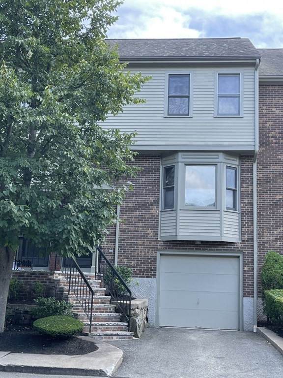 60 Maple St - Photo 1