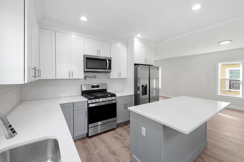 62-64 Edson St - Photo 1