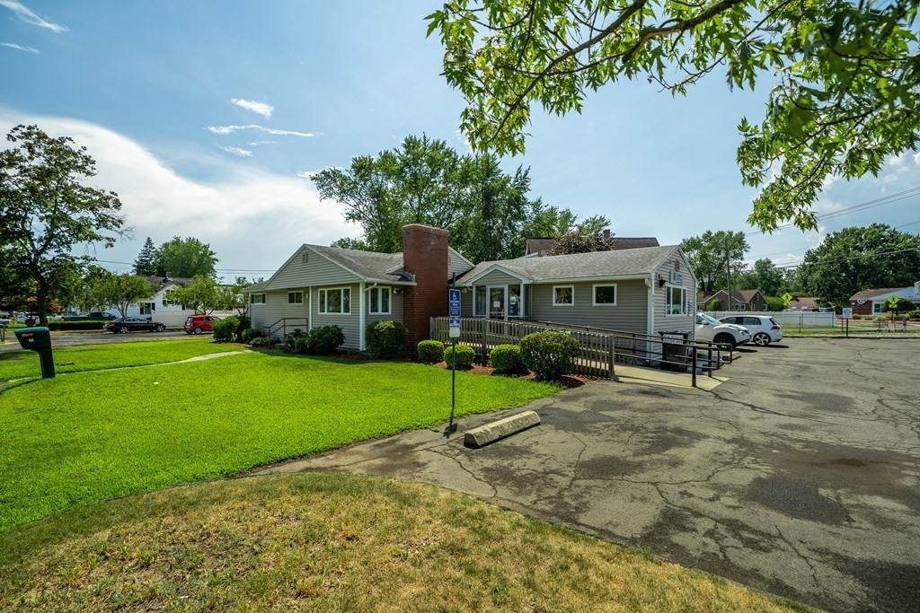 847 Springfield St - Photo 1