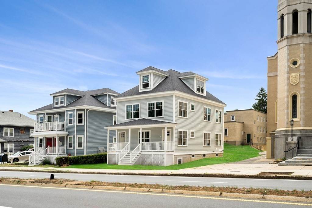 593 Gallivan Boulevard - Photo 1