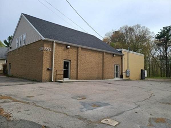 555 Plain St - Photo 1