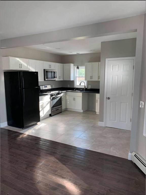 70 Hathaway St - Photo 1