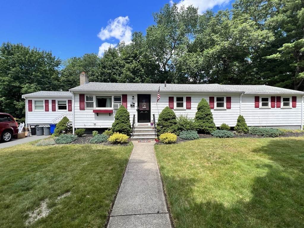 48 Macdonald Circle - Photo 1