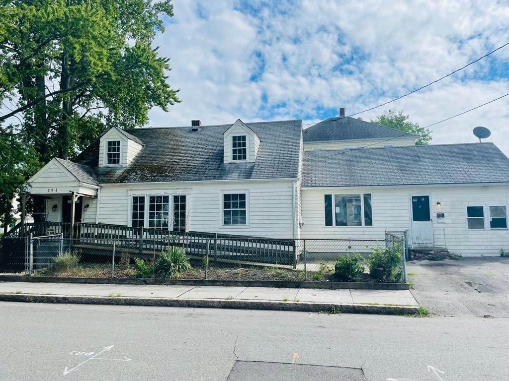 291 Ames St - Photo 1