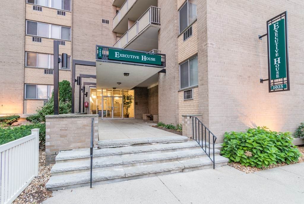1025 Hancock St - Photo 1
