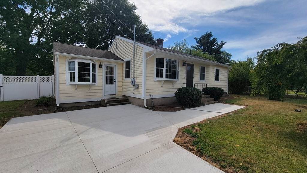 59 Mayflower Ave - Photo 1