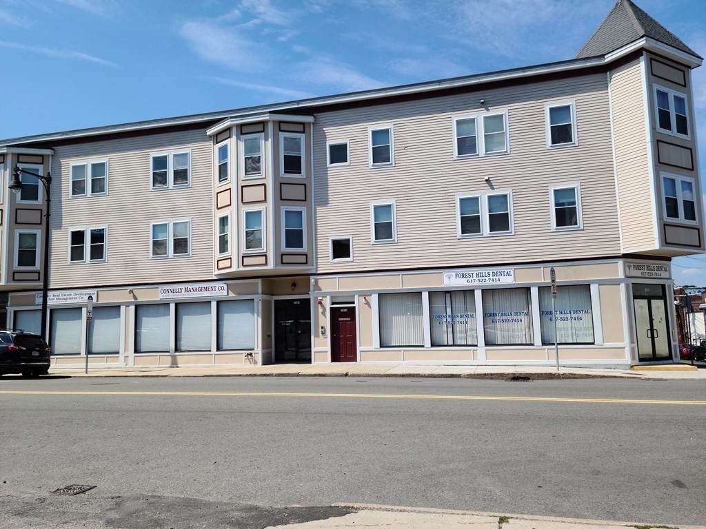 1825 Dorchester - Photo 1